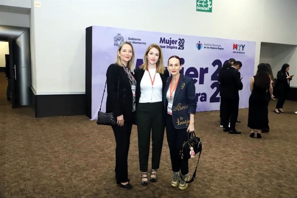 Adriana Zavala, Gaby Espinosa y Mónica Garza