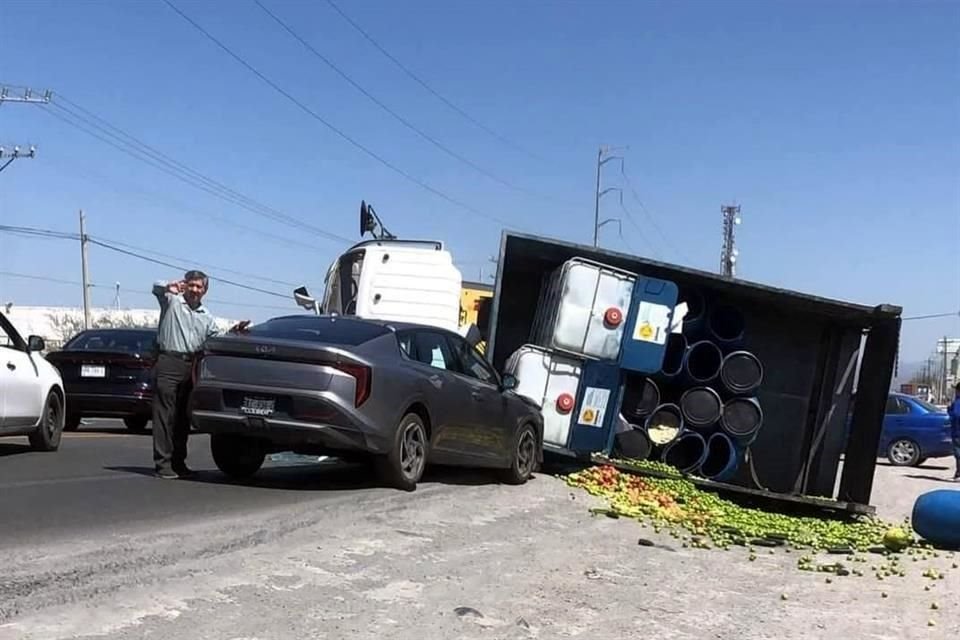 A las 13:00 horas fue reportado el accidente en la circulación de sur a norte de la Carretera libre a Laredo, a la altura del Parque Industrial Milimex.