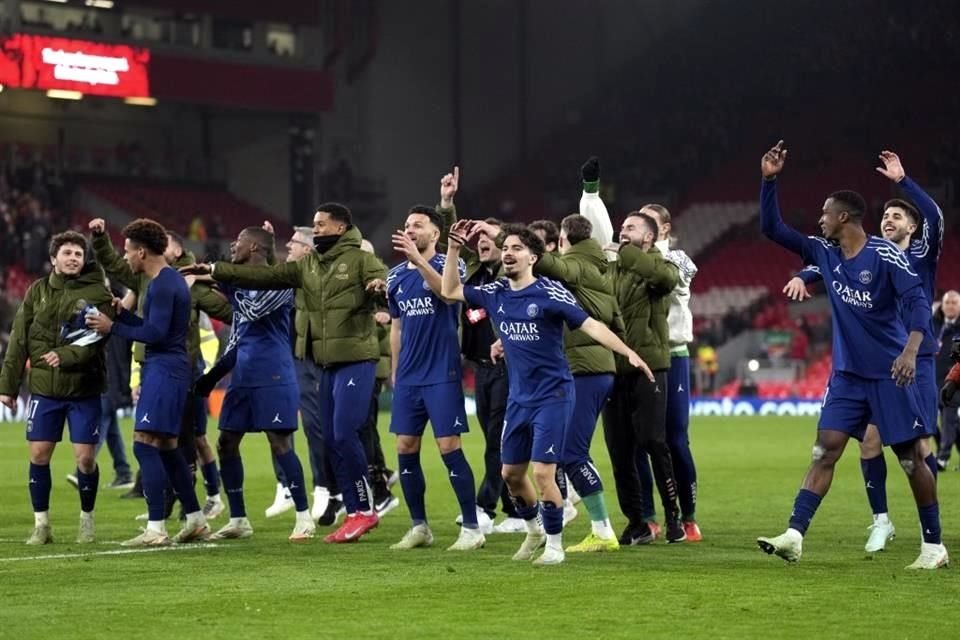 La felicidad de los parisinos en Anfield.