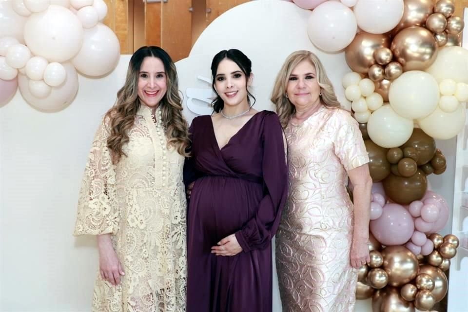 Nora Elena Montemayor González, Daniela Montemayor González y Nora González de Ramos