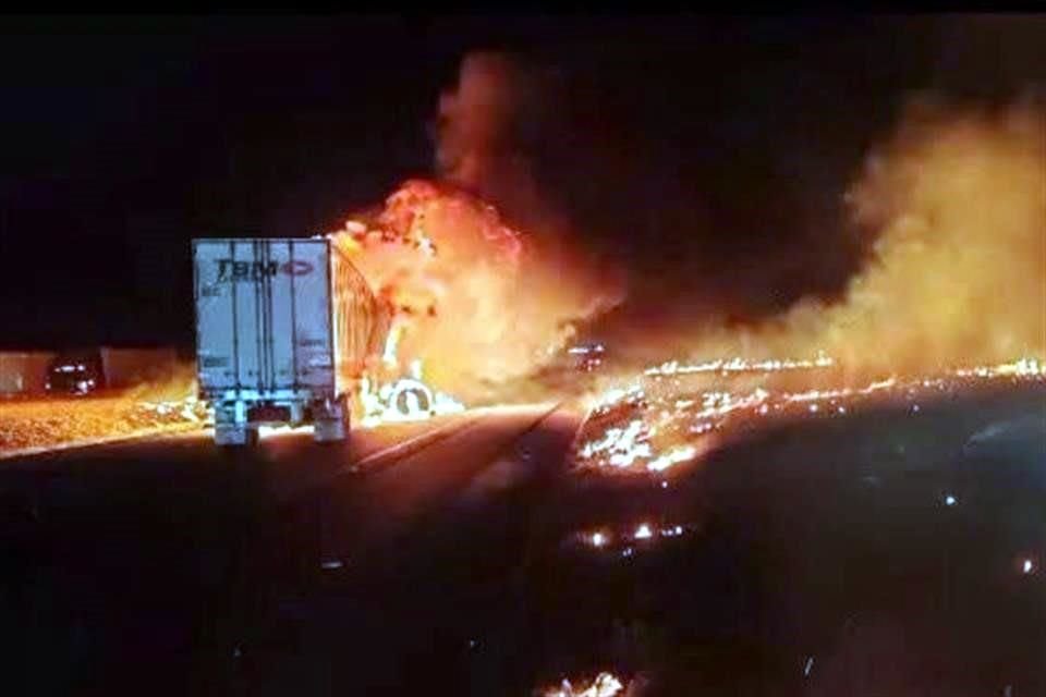 El accidente se registró en el kilómetro 75 de la vía en dirección al norte, a la altura de Salinas Victoria.