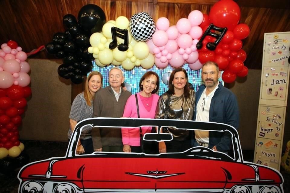 Karla Ríos de Huerta, Jesús Carlos Ríos, Eva Leticia Quiroga de Ríos, Eva Ríos de Leal y Jorge Leal