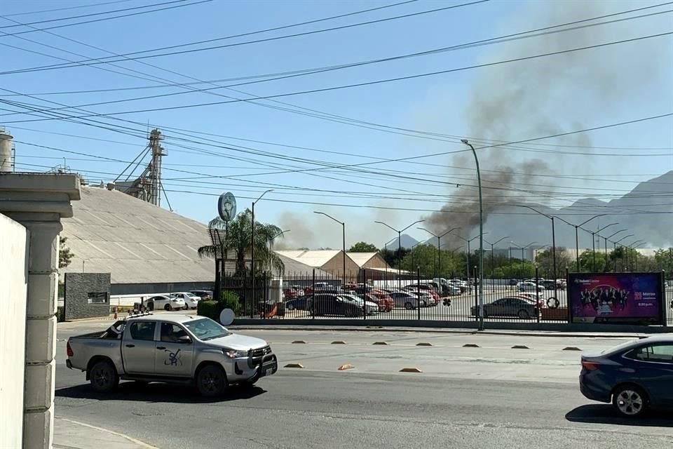 Uno de los incendios se reportó en la Avenida Miguel Alemán y Ruiz Cortines.