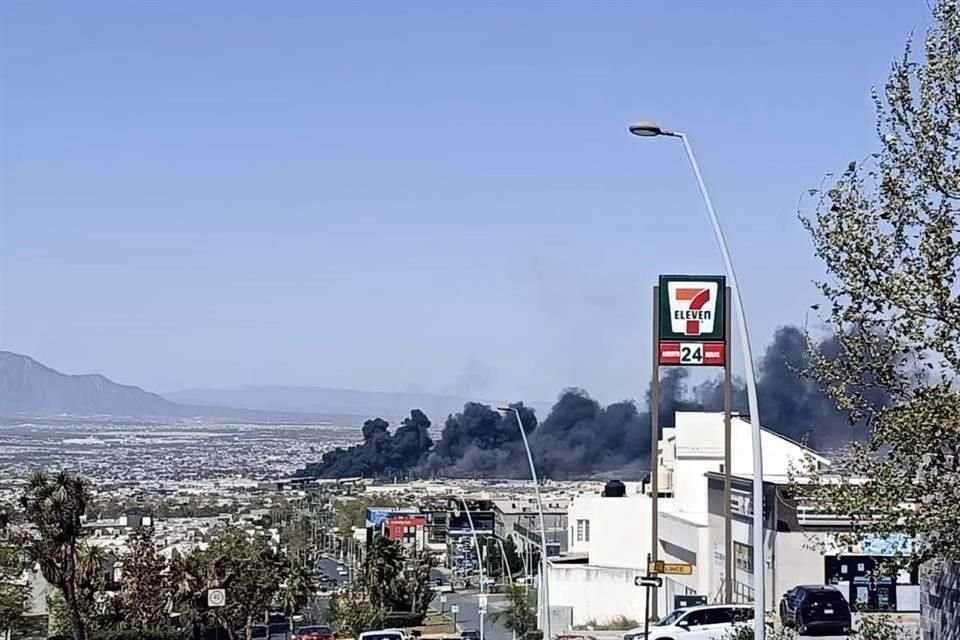 Uno de los incendios fue visto desde distintos puntos de la Ciudad.