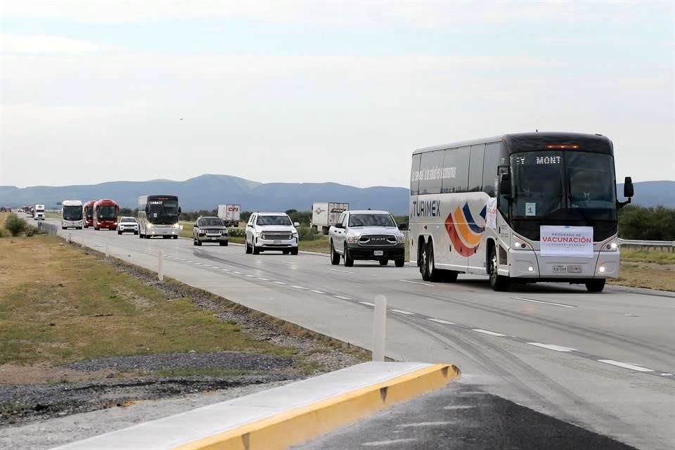 Parte rumbo a Laredo el primer contingente del Programa de Vacunación Transfronterizo.