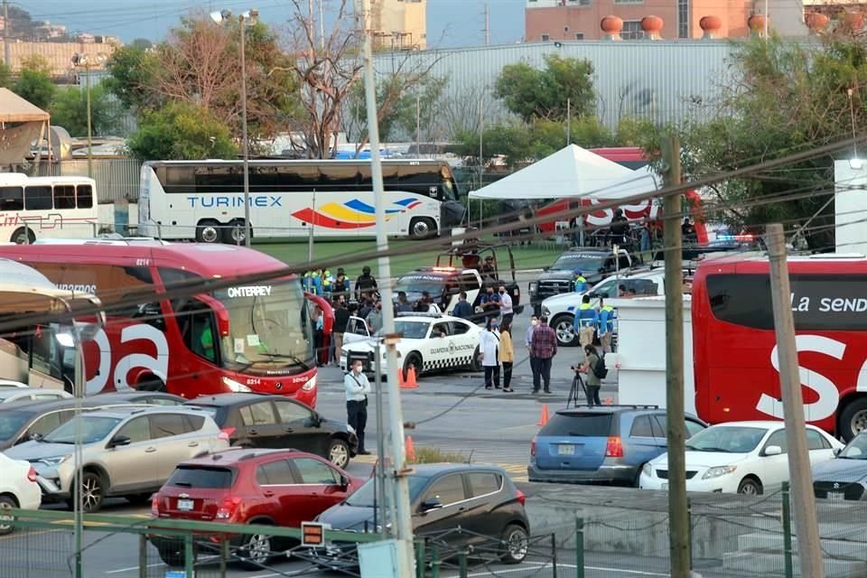 Parte rumbo a Laredo el primer contingente del Programa de Vacunación Transfronterizo.