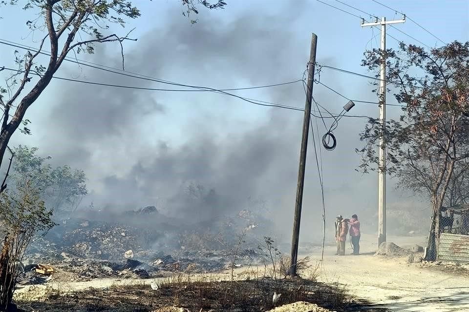 En Juárez se reportó el incendio de un terreno baldío en Camino a Las Lajas, en la Colonia Real de San José.