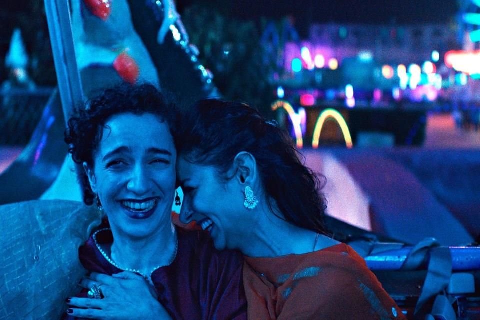 La cinta se estrenó en el Festival de Cannes, donde obtuvo el Premio del Jurado en Una Cierta Mirada y la Palma Queer.