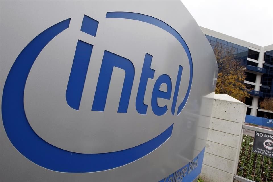 La transacción valora a Altera en 8 mil 750 millones de dólares, según un comunicado emitido el lunes, aproximadamente la mitad de lo que Intel pagó por ella hace una década.