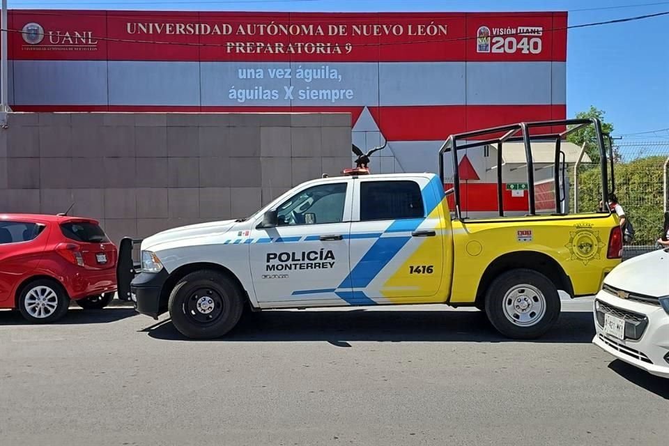 Los policías mantuvieron vigilancia en la Prepa ubicada en Ciudad Del Maíz y Tuxtla, en la Colonia Mitras Norte.