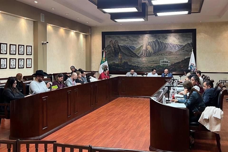 El Alcalde Jesús Nava presentó la propuesta que fue votada de forma unánime por los integrantes del Ayuntamiento.