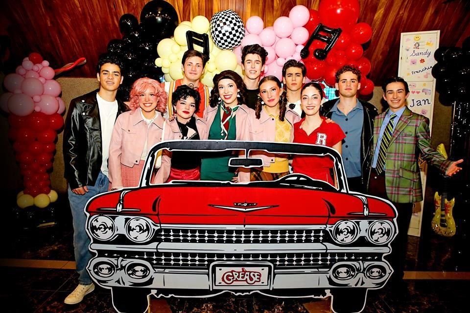 ATRÁS: Mateo Llarena, Marcelo Martínez, Bernardo Coindreau, Patricio González, Pablo de la Garza y Juan Manuel Ramos AL FRENTE: Yusara Martínez, Fernanda de la Garza, Isabela Garza, Eugenia Nájera y Eugenia Bueno