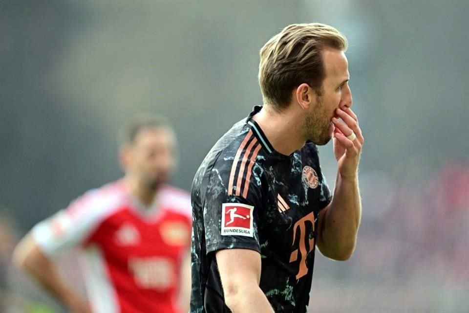 Harry Kane, del Bayern Múnich, reacciona durante el partido ante el Union Berlin.