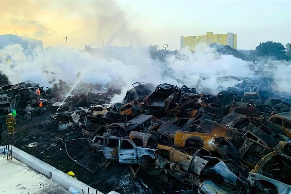 De acuerdo a los vecinos, el fuego inicio en un pastizal de la Colonia Tampico en Altamira.