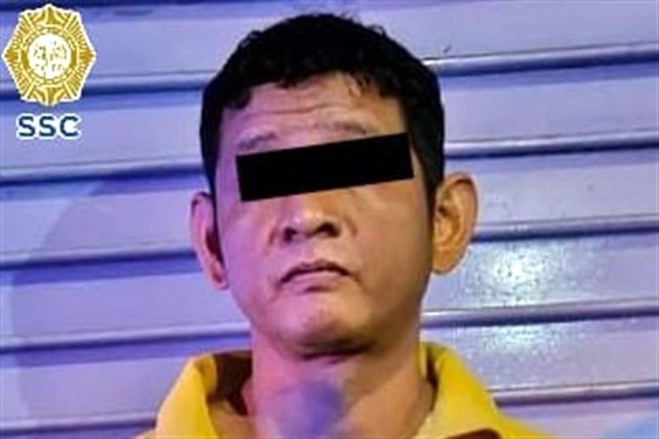 Un hombre extranjero, de 39 años, habría matado a otro hombre al empujarlo por las escaleras durante una riña en la Plaza Soledad.