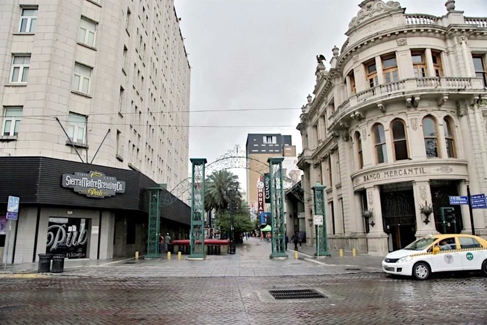 Por las restricciones sanitarias, las calles lucieron casi vacías durante la pandemia