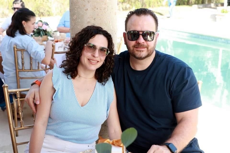Julieta Elizondo y Héctor Garza