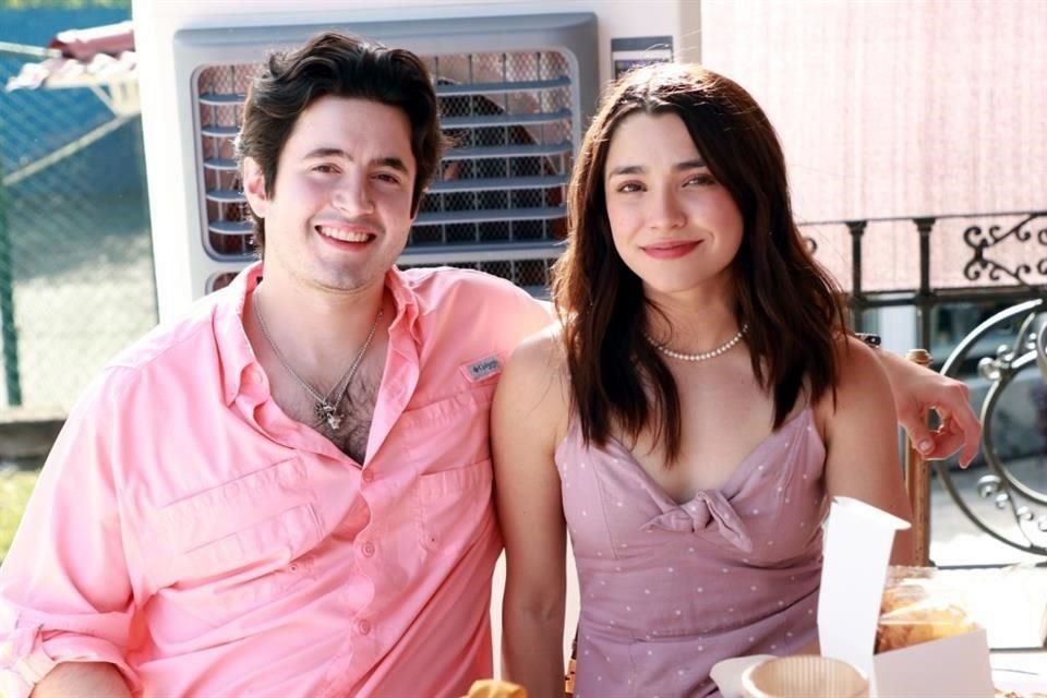 Jorge Flores y Mayela  Peregrina