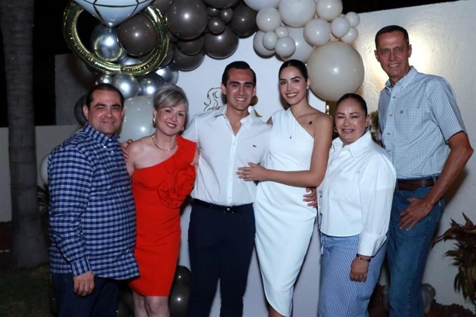 Roberto Cepeda Walle, Rosaanel García de Cepeda, Roberto Cepeda García, Michelle Hewitt Zapata, Graciela Zapata Espinosa y Richard Hewitt Contreras
