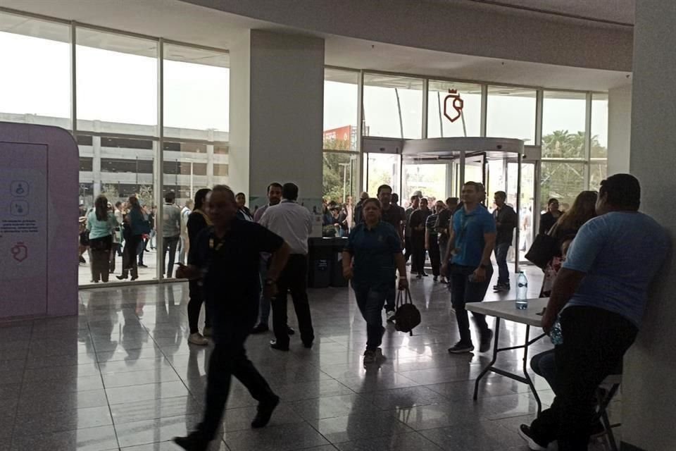 Alrededor 3 mil 500 personas fueron evacuadas.