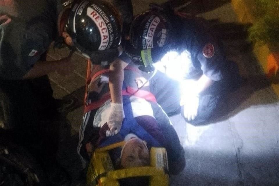 El percance se reportó a los cuerpos de auxilio minutos después de las 20:00 horas.