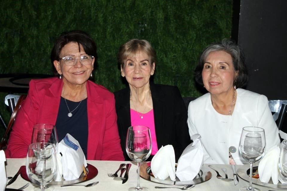 Aída Guzmán, María de Jesús Elizondo y Alicia Margarita Ortiz