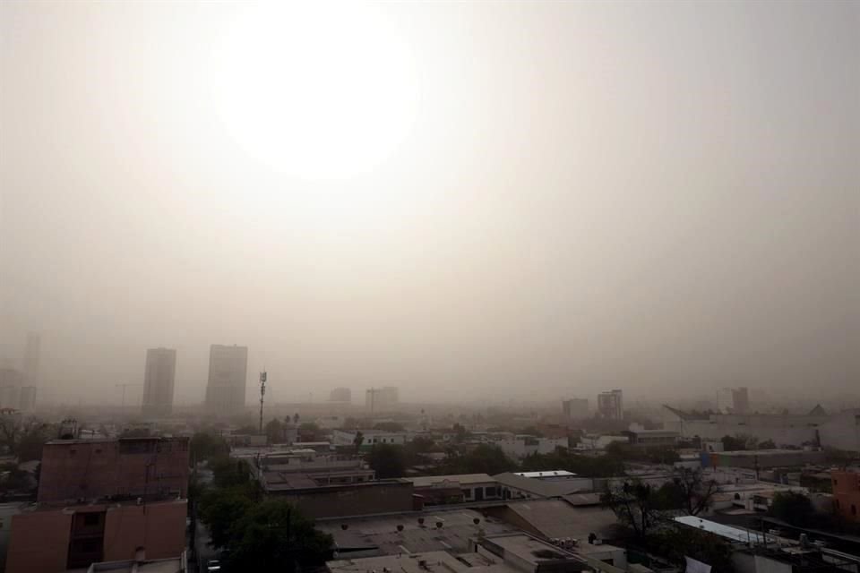 El miércoles, el área metropolitana vivió uno de los días más intensos de polvo y contaminación.