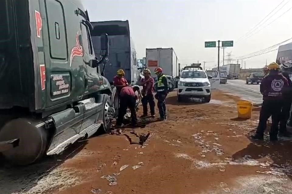 El accidente ocurrió en el Libramiento Noreste, en dirección de García a Apodaca.