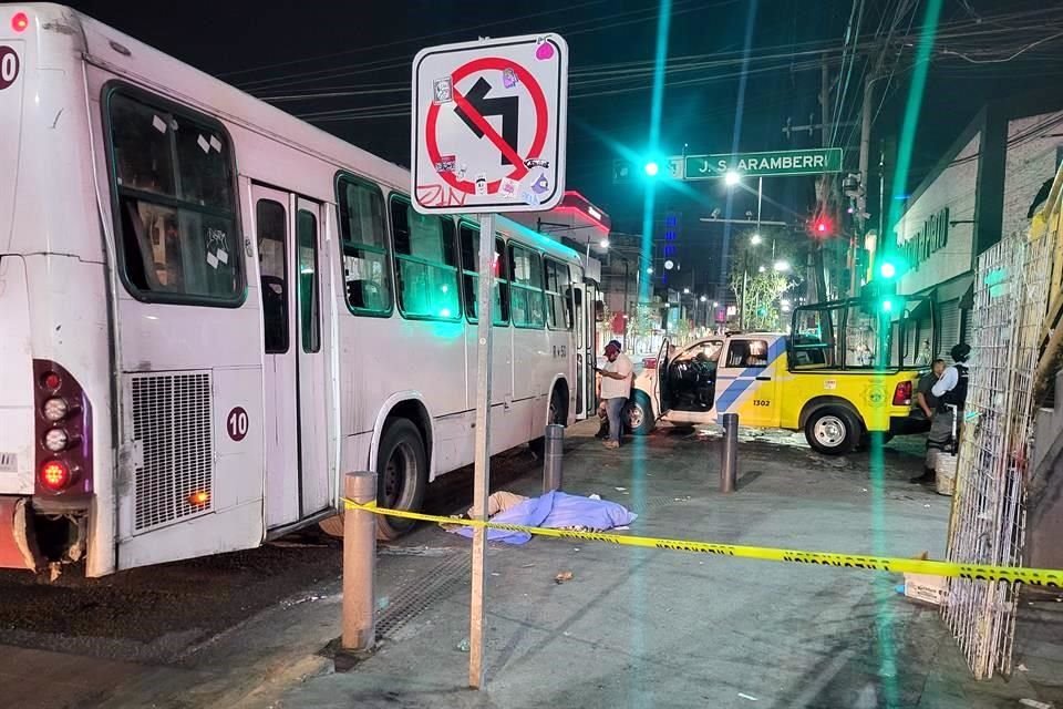 El fatal accidente se reportó a las 22:00 horas en Juárez y Aramberri.