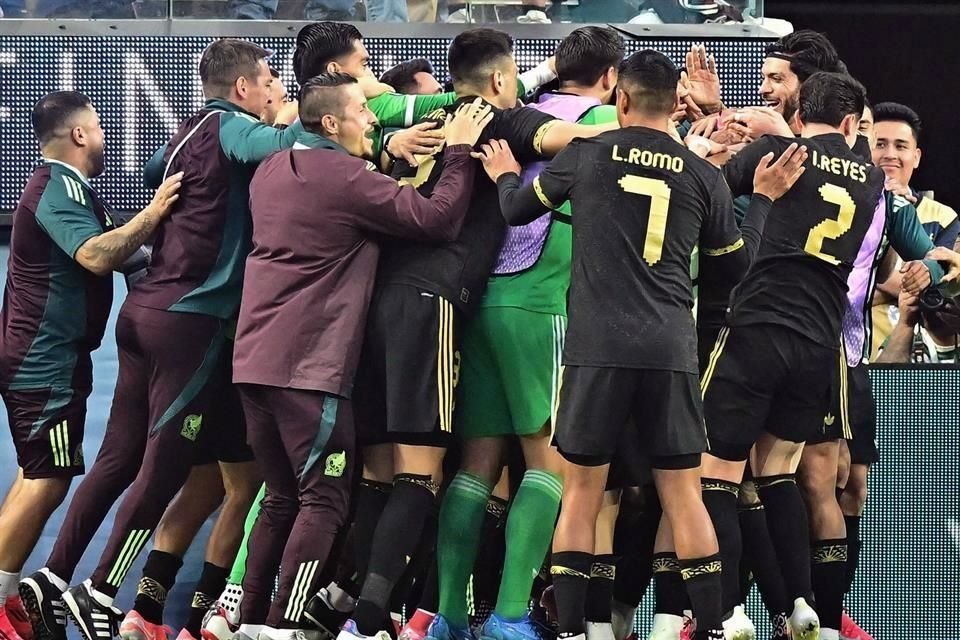 Con doblete de Raúl Jiménez, México venció 2-1 a Panamá para coronarse por primera vez en la Nations League de la Concacaf.