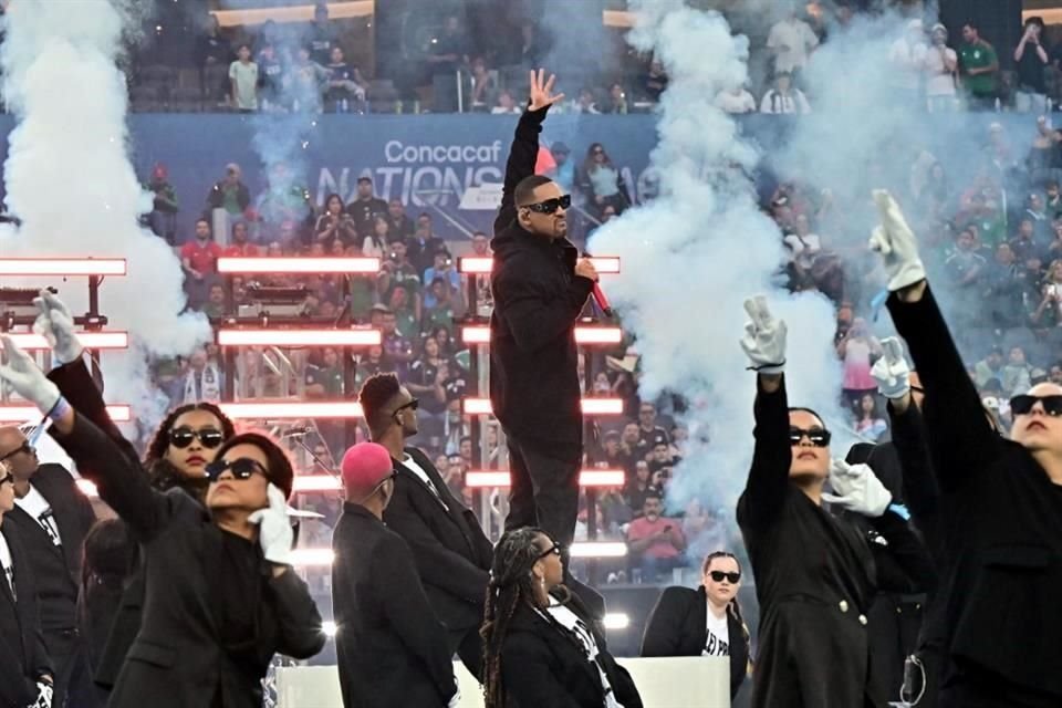 El actor y cantante estadounidense Will Smith amenizó el show previo al partido en Los Ángeles.