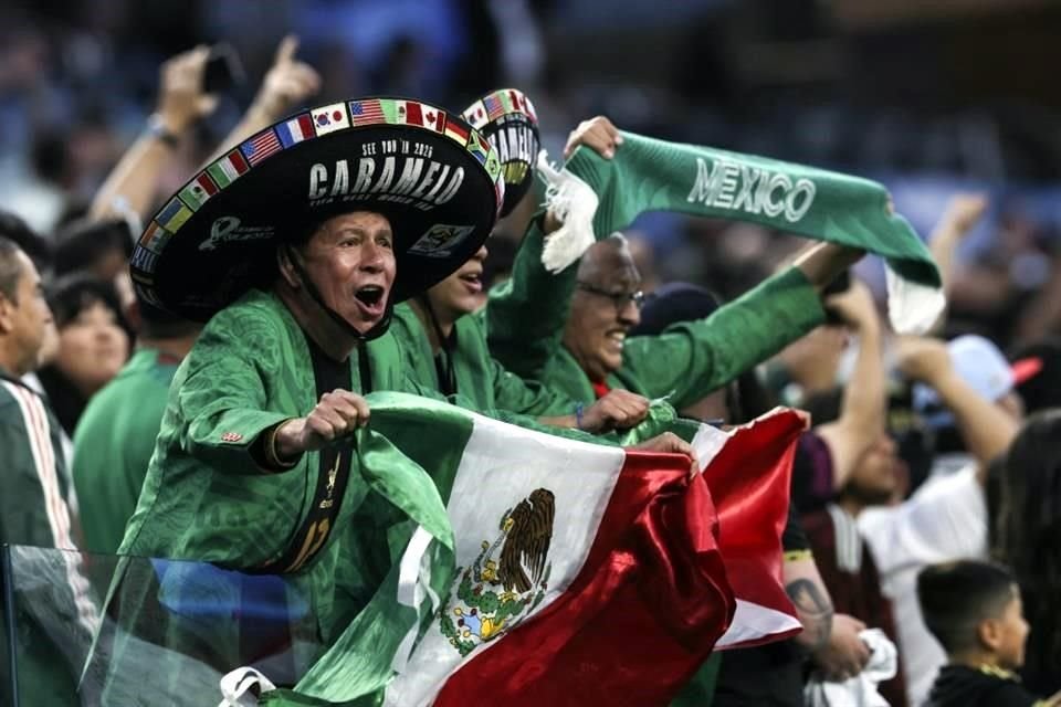 La afición mexicana apoyó a su Tricolor en Los Ángeles.