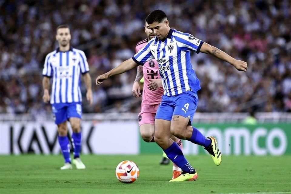 Víctor Guzmán aún debe esperar.