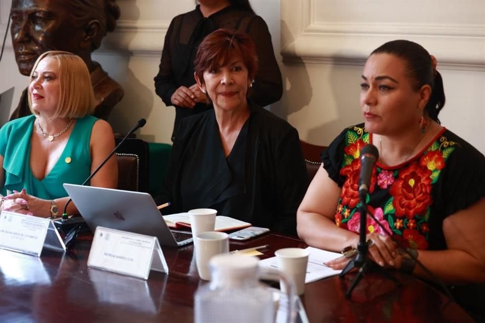 Comisiones se reunieron para la discusión a convocatoria de Elizabeth Mateos, presidenta de la Comisión de Administración, donde se presentaron tres determinaciones. 