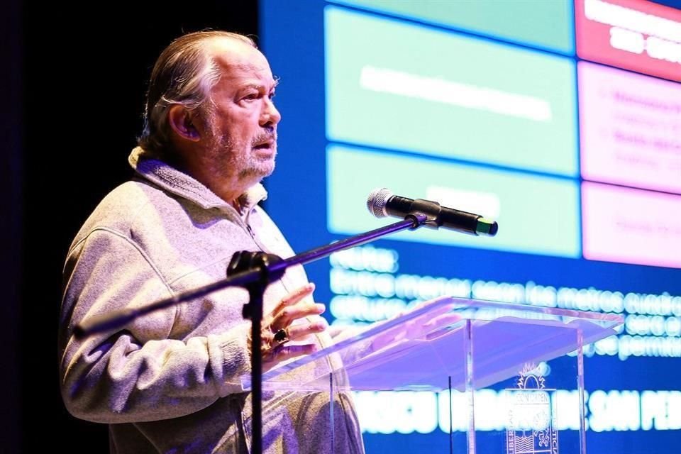 Mauricio Fernández realizó un evento el pasado viernes en el Auditorio San Pedro buscando apoyo de la ciudadanía para eliminar la figura de las densidades optativas del Reglamento de Zonificación.