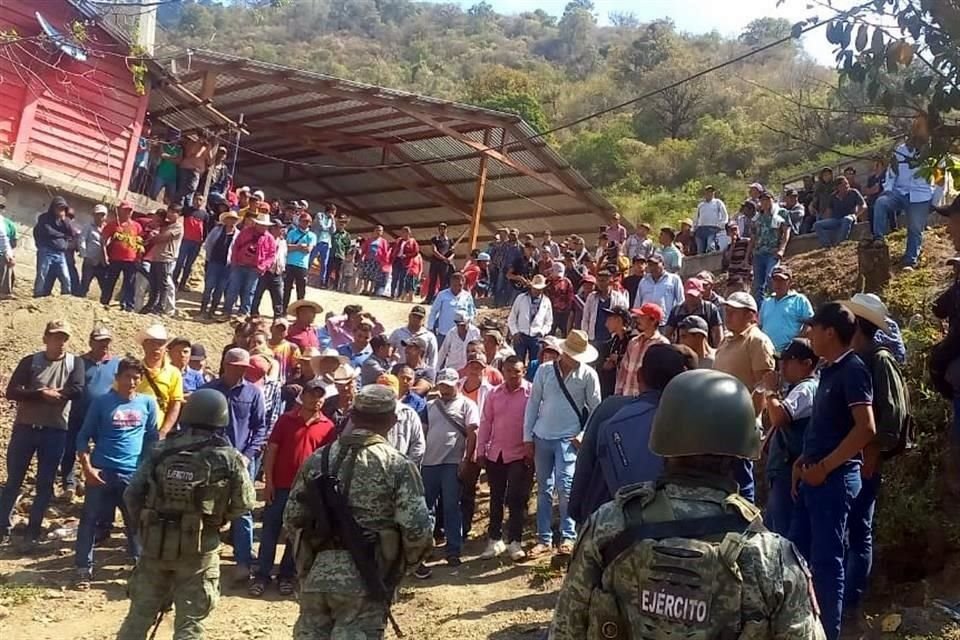 Los pobladores exigen la presencia del delegado estatal de la Secretaría de Bienestar, Iván Hernández Díaz.