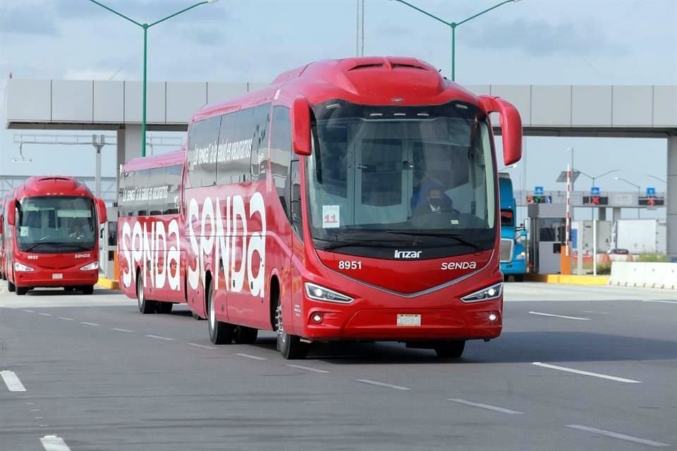 Los trabajadores regresaron a la Ciudad tras acudir a Laredo, Texas, para aplicarse la vacuna contra el Covid-19.