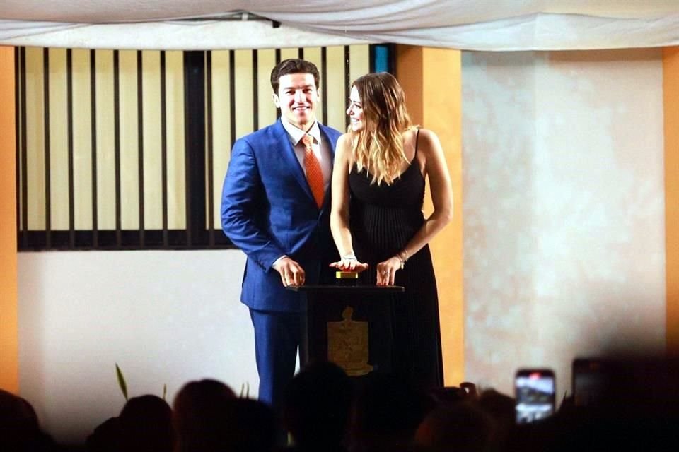 Samuel García y Mariana Rodríguez.