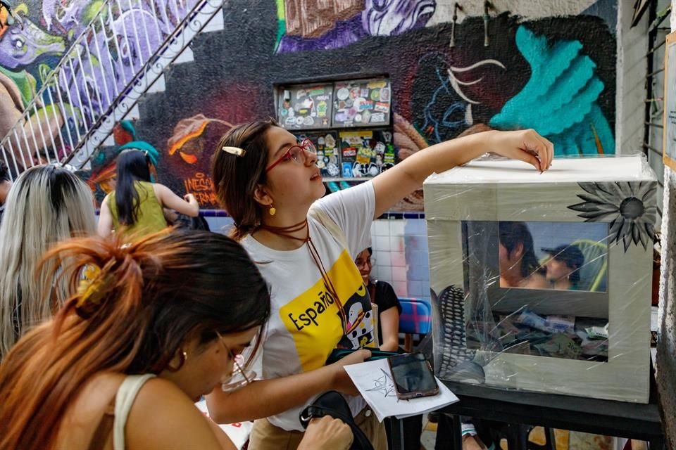 Una de las formas en las que se puede apoyar al colectivo a través del bazar, es con donaciones en efectivo.