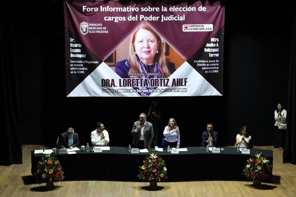 Ortiz arropada por el SME y la Cooperativa Cruz Azul.