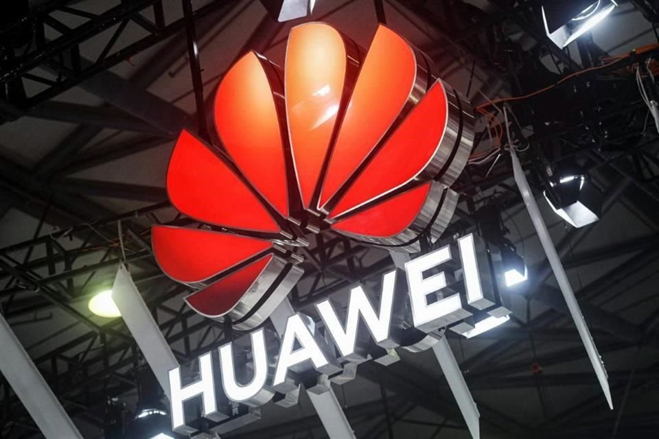 EU afirma que usar chips IA de Huawei infringe sus controles de exportación, intensificando el bloqueo tecnológico contra China.