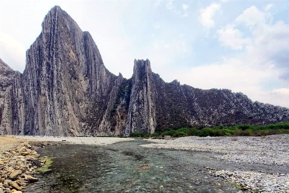 Corrientes de aguas cristalinas son visibles en varios puntos de La Huasteca.