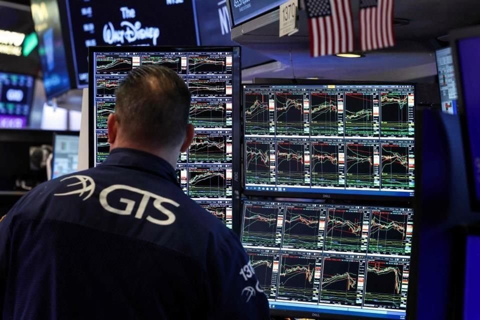 Los inversionistas se preparan para los anuncios arancelarios que hará mañana el gobierno del Presidente Donald Trump.