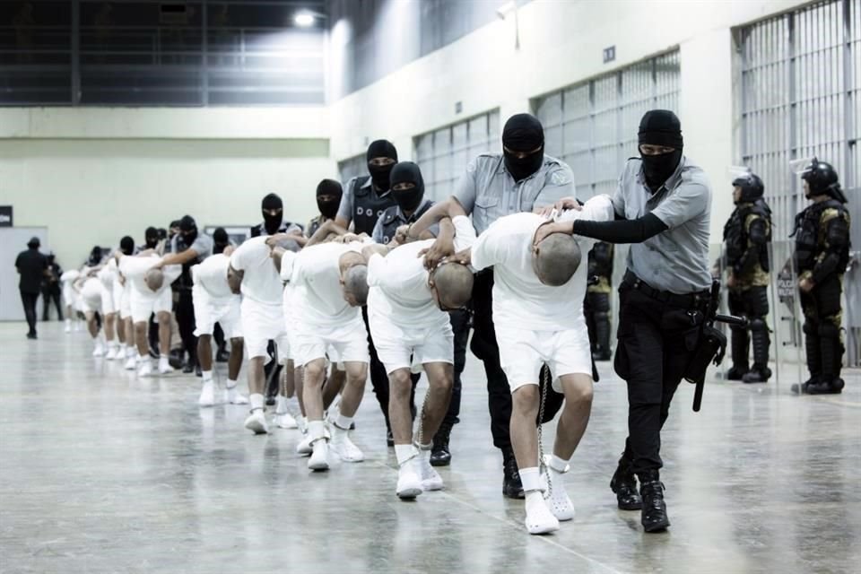 EU reconoció 'un error' en la deportación a El Salvador de Kilmar Armando Ábrego García, pero lo acusa de formar parte de la pandilla MS-13.