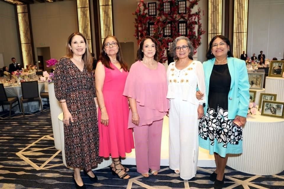 Martha Flores, Rosa Nelly Nava, María Antonieta Arellano, Edith Bautista y Martha del Ángel
