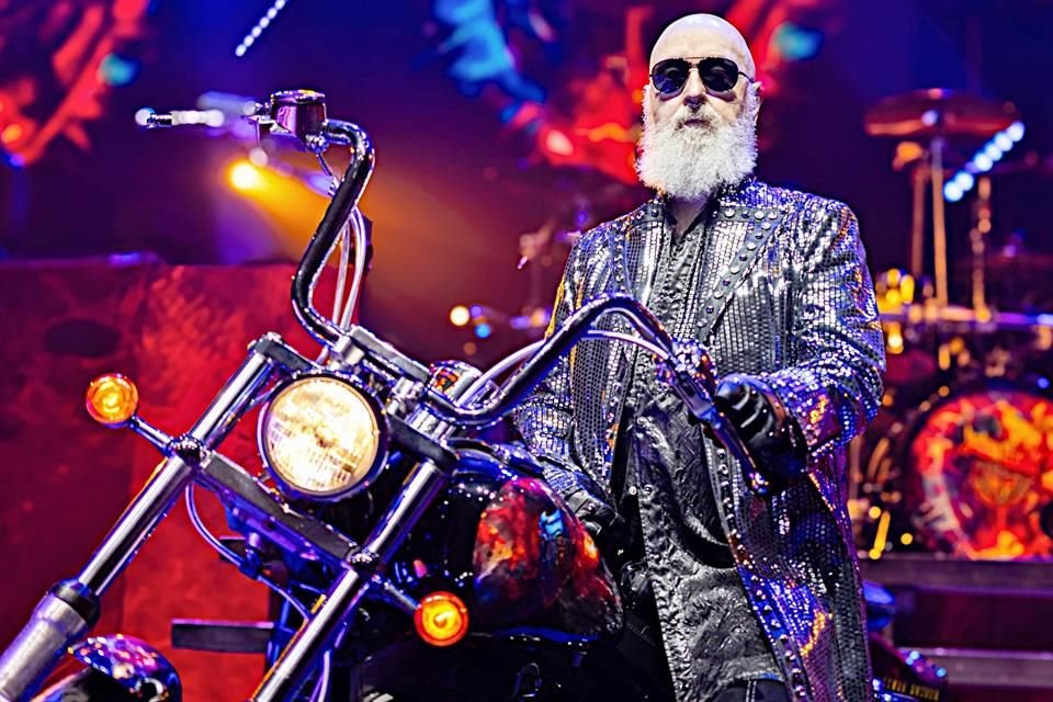 Limpio de adicciones y con el alma en paz, Rob Halford, el 'Dios del Metal', vocalista y líder de Judas Priest, se siente muy bendecido.