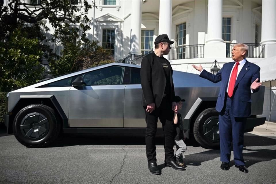 El informe señaló que, si bien el Presidente Donald Trump está satisfecho con Elon Musk y los recortes de gasto de DOGE que se han aprobado, ambos decidieron en los últimos días que el multimillonario pronto regresaría a sus negocios.