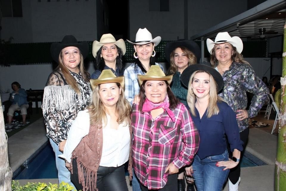 Karime González, Marena Gómez, Leticia Platas, Mayra Valdez, Martha Nelly Míreles, Italia Flores, Beatriz Villarreal y Mireya Pérez Casanova