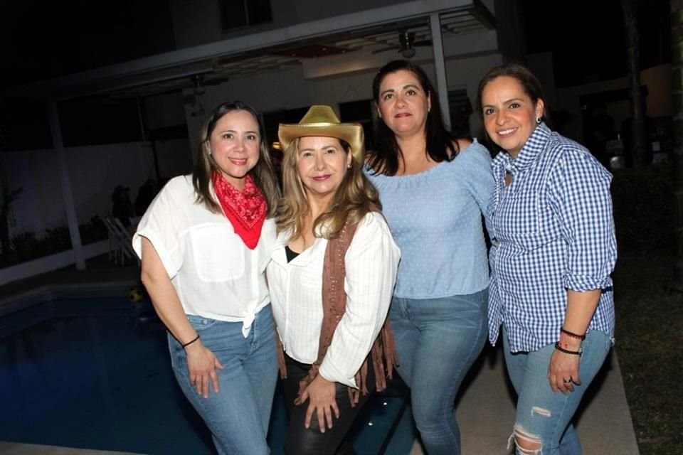 Karina Flores, Italia Flores, Sol Flores y Carol Flores