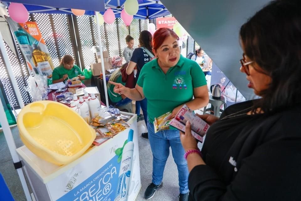 La Jefe de Gobierno, Clara Brugada, informó que este programa consistirá en la profesionalización de sus negocios a través de cursos, capacitaciones y un apoyo económico.